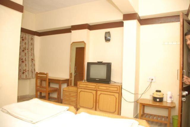 Royal Hotel Ahmedabad Exterior photo